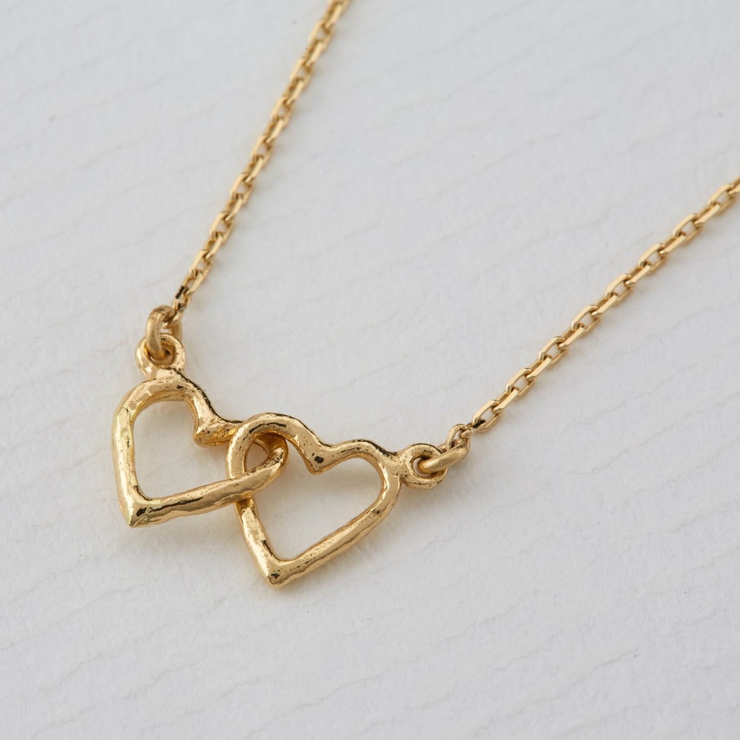 Alex Monroe 18 carat Yellow Solid Gold Teeny Tiny Linked Heart In-Line Necklace
